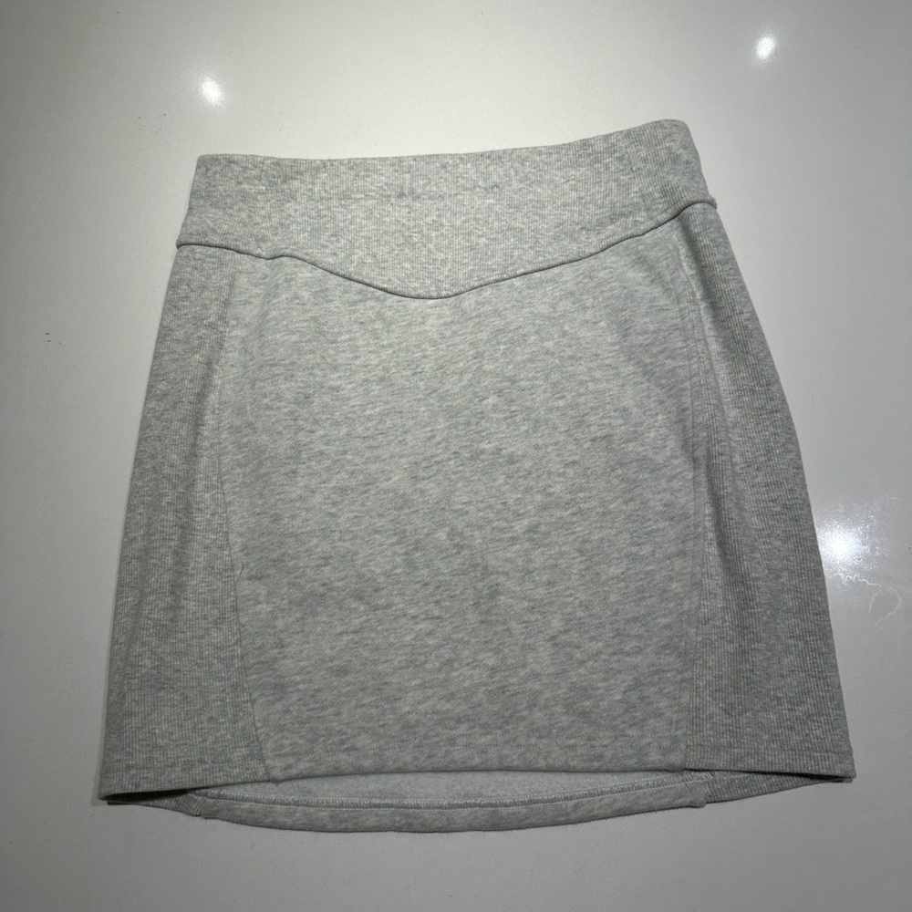 Lululemon Light Gray Women's Knit Mini Skirt - Picture 3 of 6
